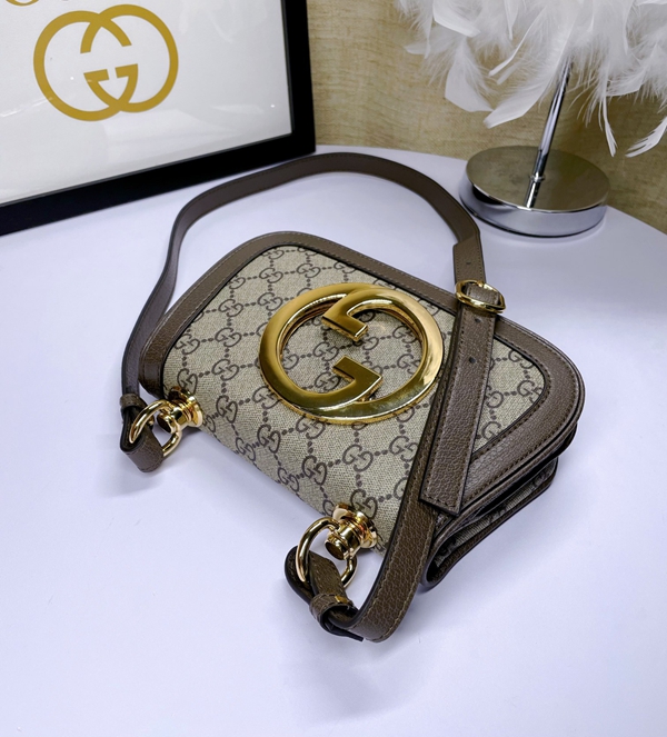 激安グッチバッグコピー着用イメージ